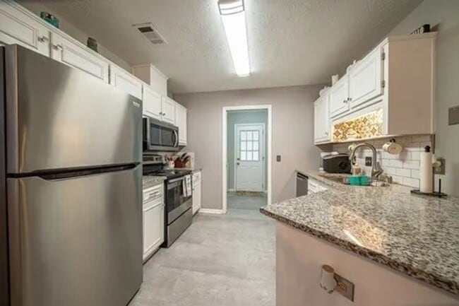 Building Photo - Charming 3BR House in Columbus