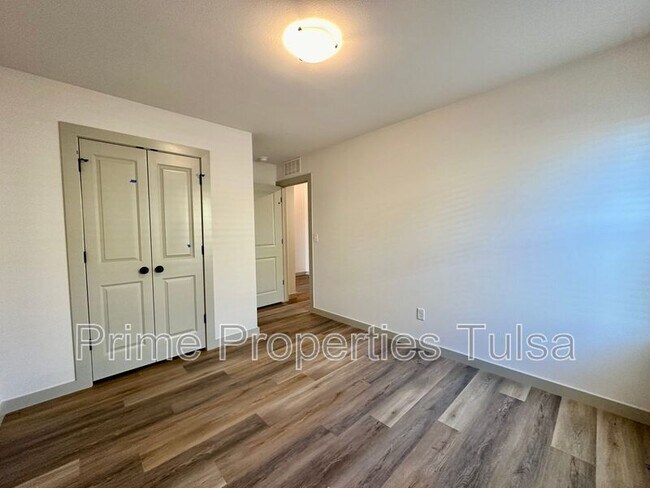 Building Photo - 13507 S 95th E Ave
