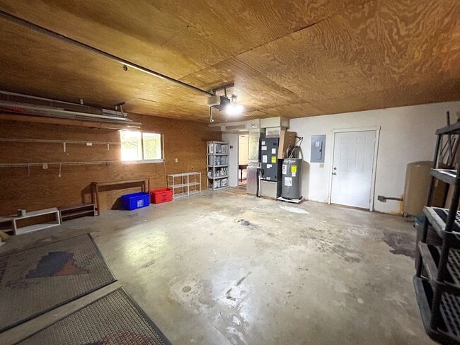 Building Photo - 1824 SW 35th Ave