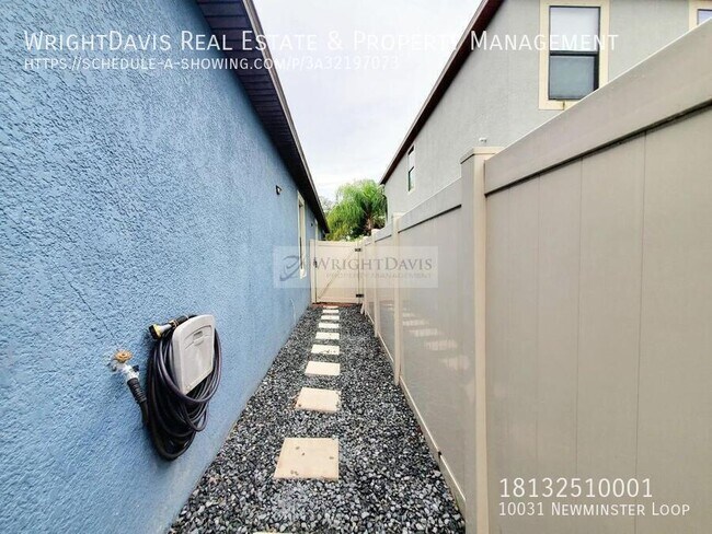 Building Photo - 10031 Newminster Loop