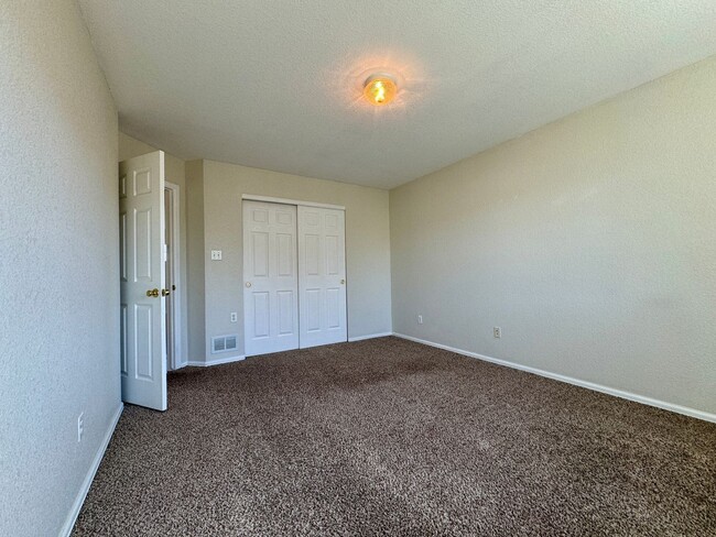 Building Photo - Newly updated 3 bedroom home in Commerce C...