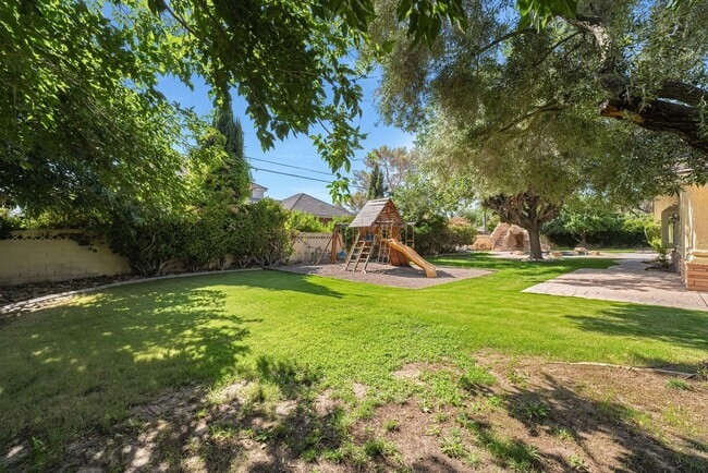 Building Photo - A stunning custom estate nestled in the pr...