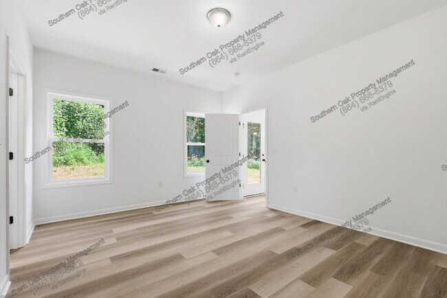 Building Photo - 209 Poplar Ln