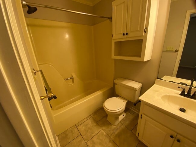 Building Photo - 2BD / 2.5BA FOR RENT