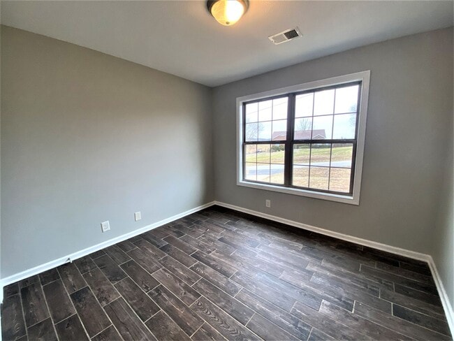 Building Photo - 4 Bedroom Pet Friendly Home For Rent Over ...