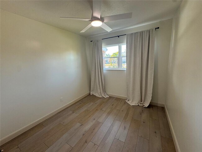 Building Photo - 1500 Carson Cir NE