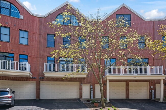 Building Photo - 1813 Admiral Ct