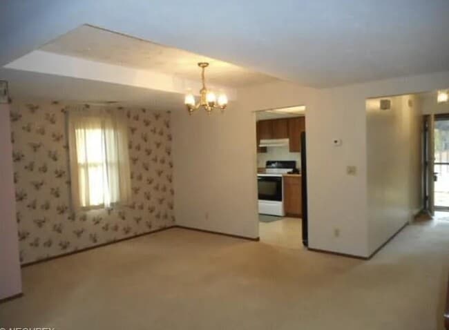 Building Photo - 227 Goodrich St