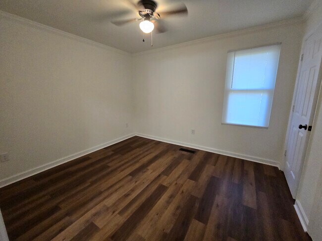 Building Photo - 1915 Tropicana Rd