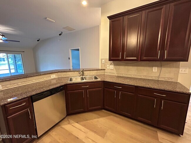 Building Photo - 13916 Fish Eagle Dr E