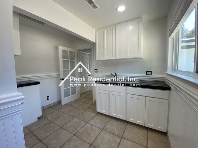 Building Photo - Wonderful  Fair Oaks 3bd/2.5ba Home with R...