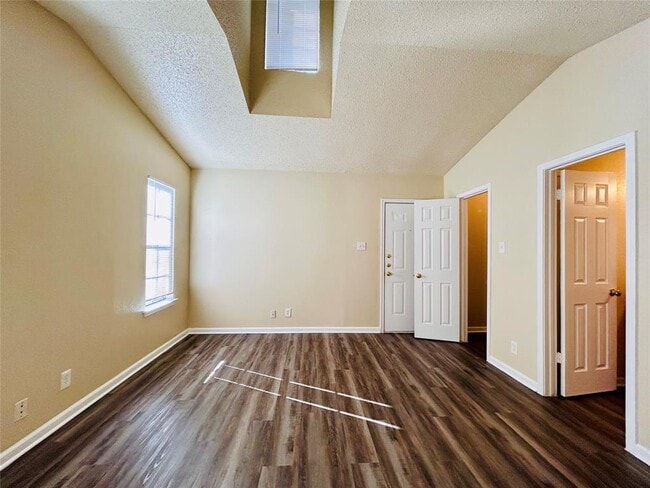 Building Photo - 9219 Kempler Dr