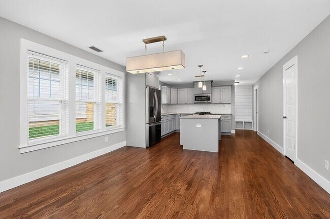 Building Photo - Charming 3BD/2BA Bungalow in Druid Hills!