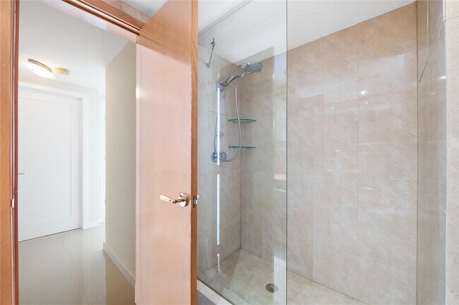 Building Photo - 3800 Galt Ocean Dr