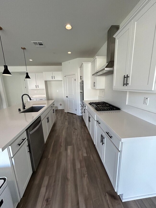 Building Photo - Like New 4 Bedroom + Loft Menifee Home