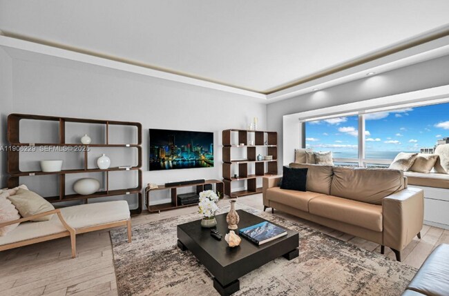 Building Photo - 1435 Brickell Ave