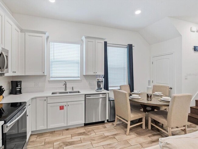 Building Photo - 8092 Knee Deep Rd