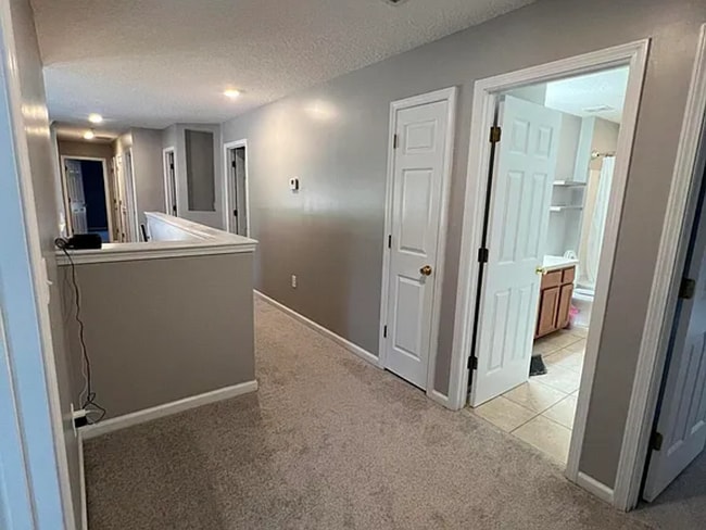 Building Photo - 6 Bedrooms 4 Bathroom 1672 Hammock Grove Lane