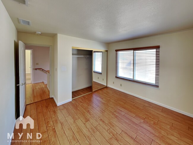 Building Photo - 125 Rosa Flora Cir