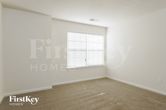 Building Photo - 1400 Glenwater Dr