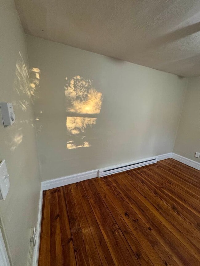Building Photo - Charming 1-Bedroom Apartment in Russell, MA