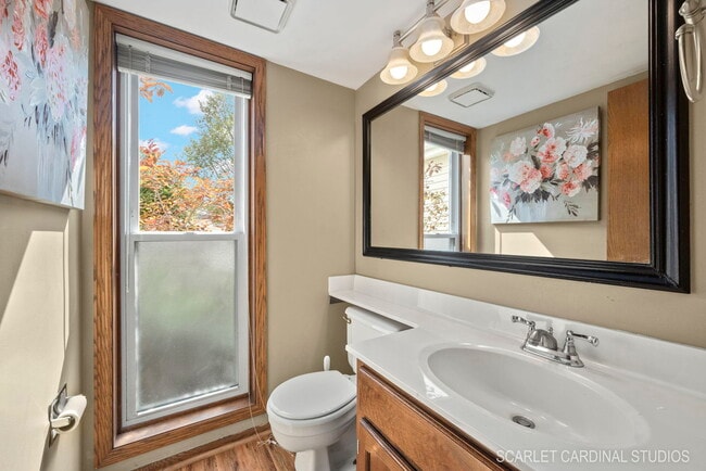 Building Photo - 54 N Royal Oak Dr