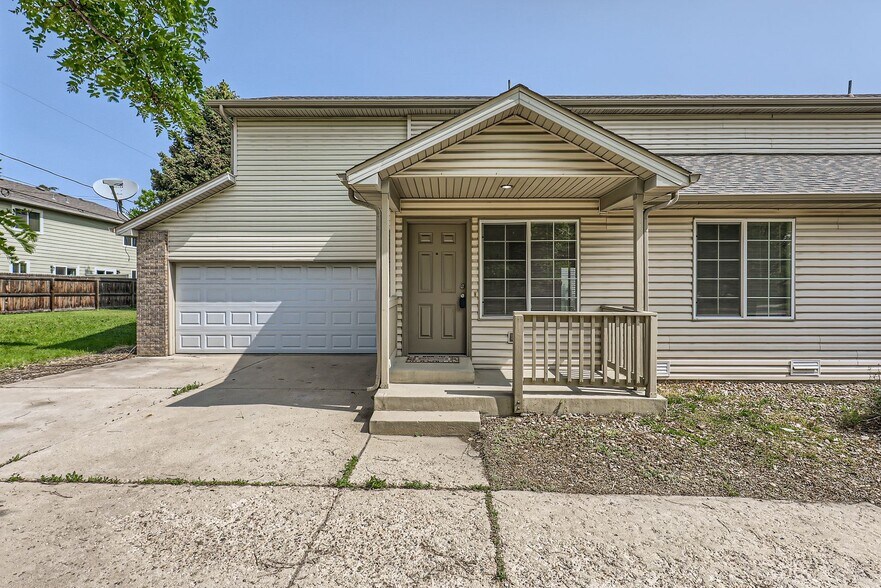 Building Photo - 5207 Dudley St