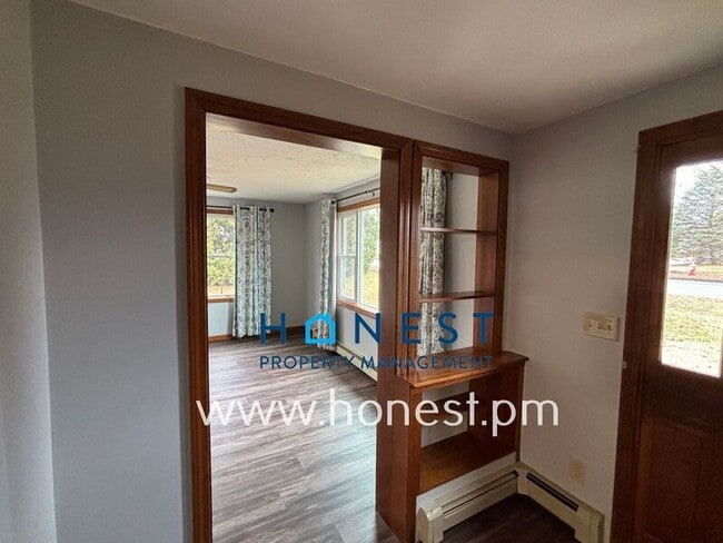 Building Photo - 273 Pond Rd