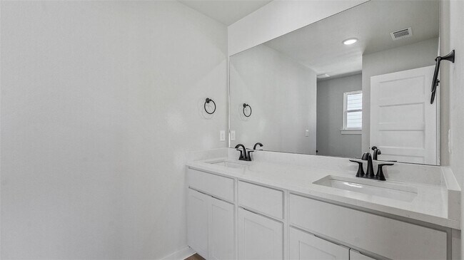 Building Photo - 1705 Cuppett Cir