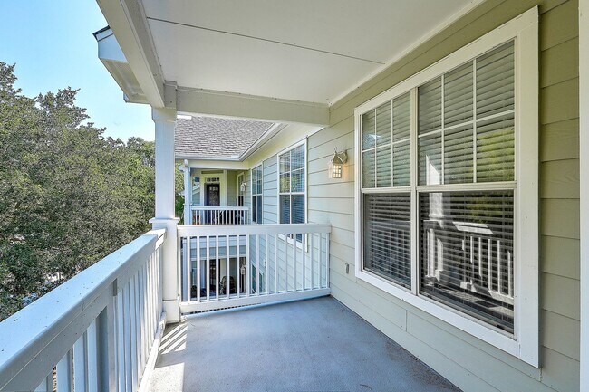 Building Photo - 1 bedroom unit in the Concord West of the ...