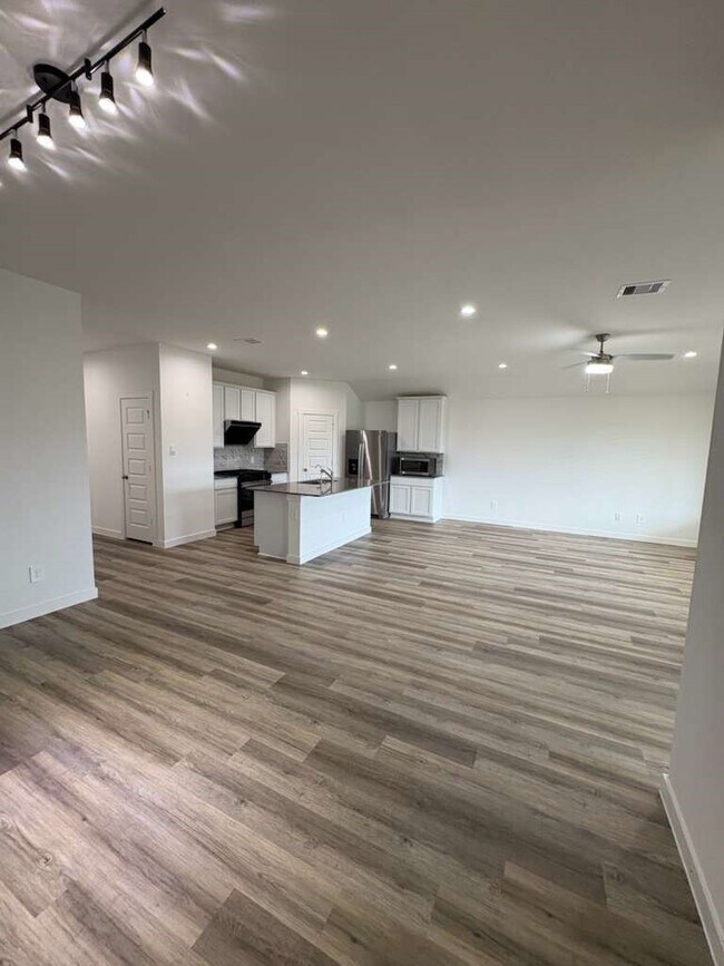 Building Photo - 3231 Langley Bnd Ln