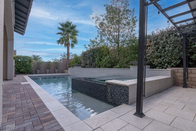 Building Photo - 367 Pollino Peaks St