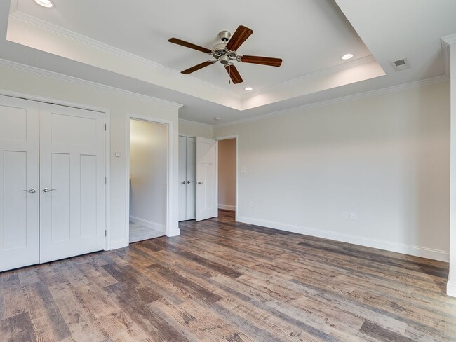 Building Photo - 3 BR Townhome