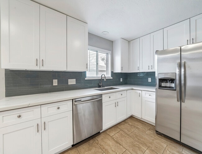 Building Photo - 5807 Burlinghall Dr