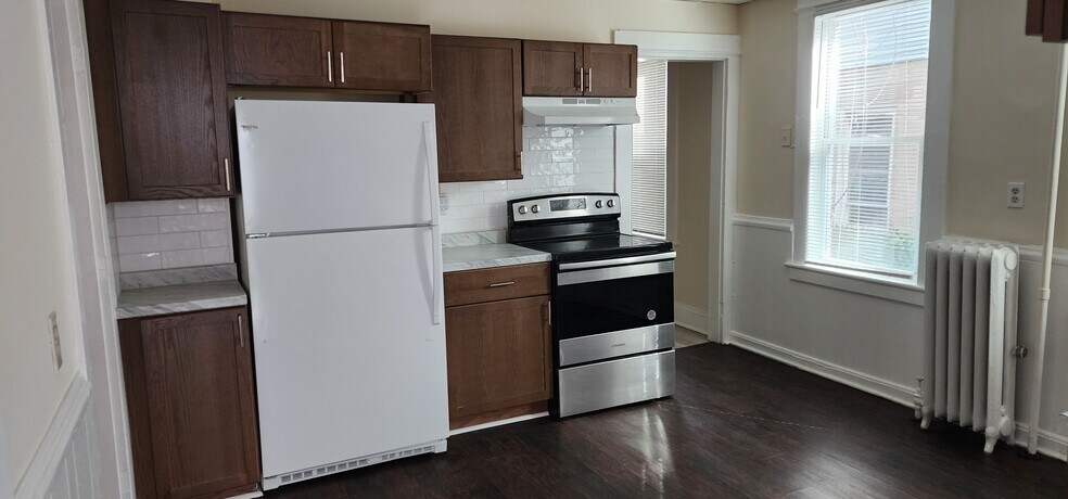 Building Photo - 2583 Main St