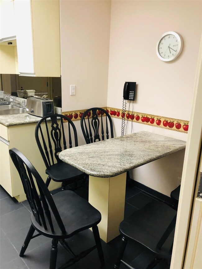 Building Photo - 5110 San Felipe St