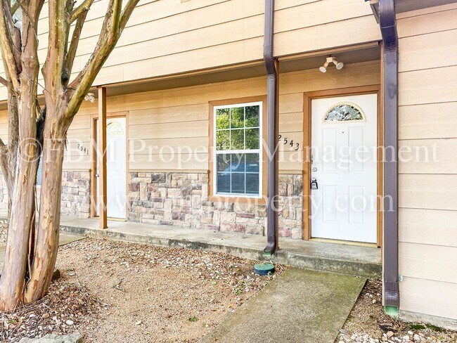 Building Photo - 2534 W Sycamore Ave - 2 Bedroom, 1 Bathroom Apartment Home in Corsicana, TX