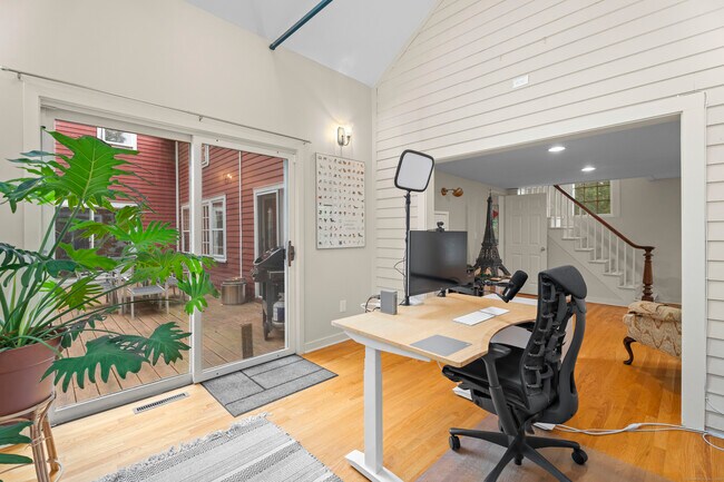Building Photo - 133 Blake Rd