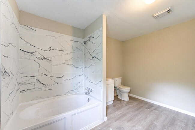 Building Photo - 808 TX-393 Loop