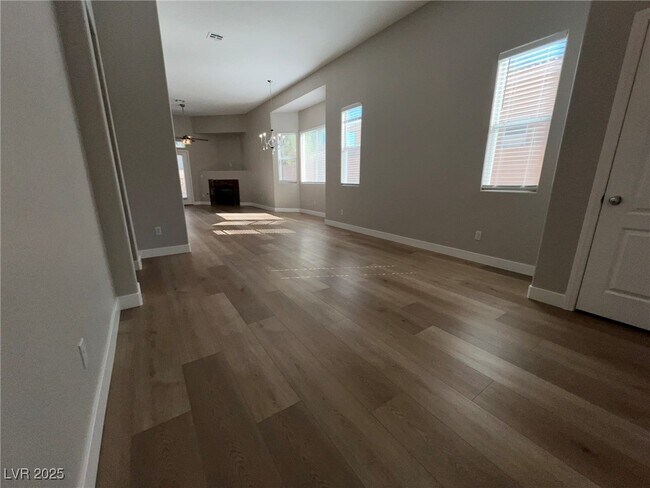 Building Photo - 10780 Valencia Hills St