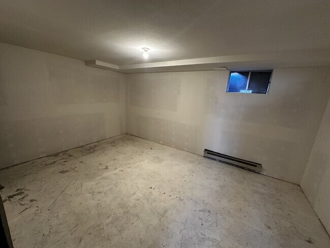 Building Photo - "Charming 2-Bed Retreat with Hardwood Floors in Golden, CO!"