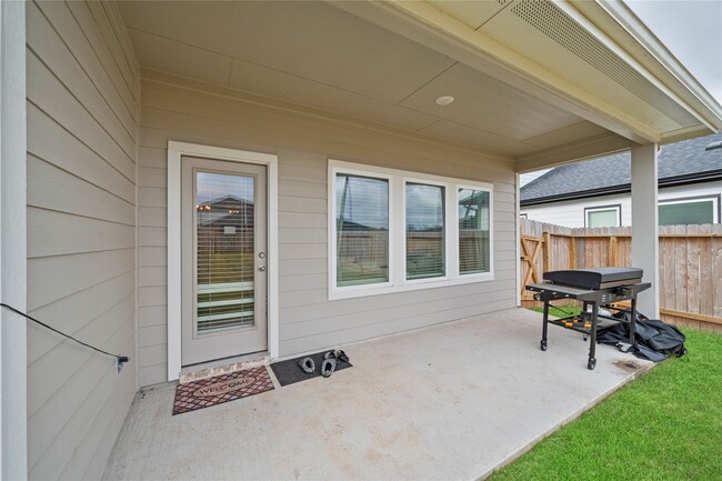 Building Photo - 1542 Merulana Lane