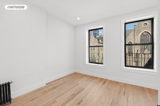 Building Photo - 204 W 96th St