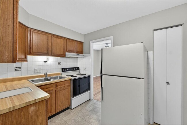 Building Photo - Apartment Food for the Soul