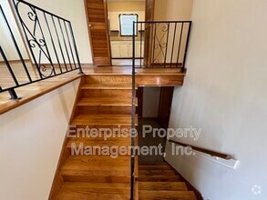 Building Photo - 3539 Glenshaw Dr