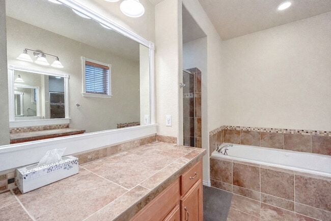 Building Photo - 2220 Uinta St