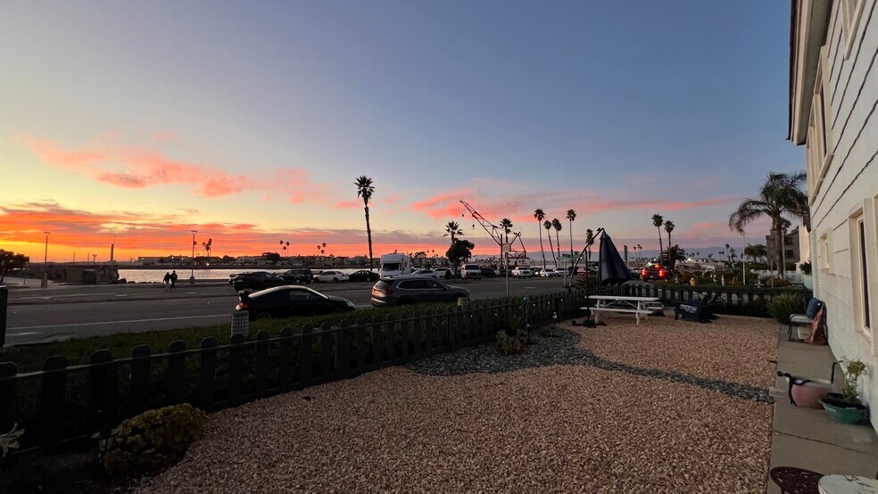 Building Photo - 232 Santa Monica Dr