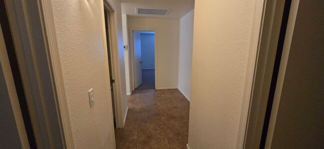 Building Photo - Feels Like Home