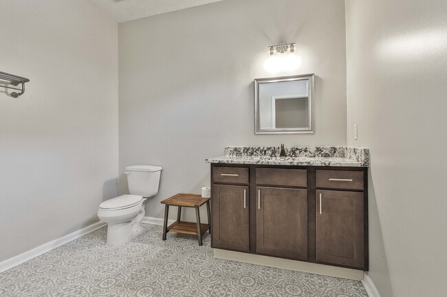 Building Photo - 440 Autumn Glen Cir