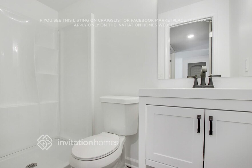 Building Photo - 675 Village Ln Dr SW